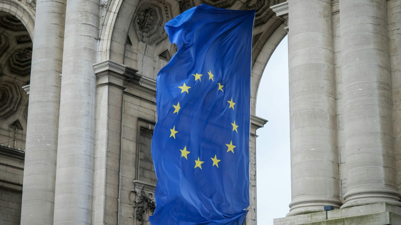 EU AI Act se primjenjuje od 2. 8. 2026. — kazne mogu doseći 7% godišnjeg prometa