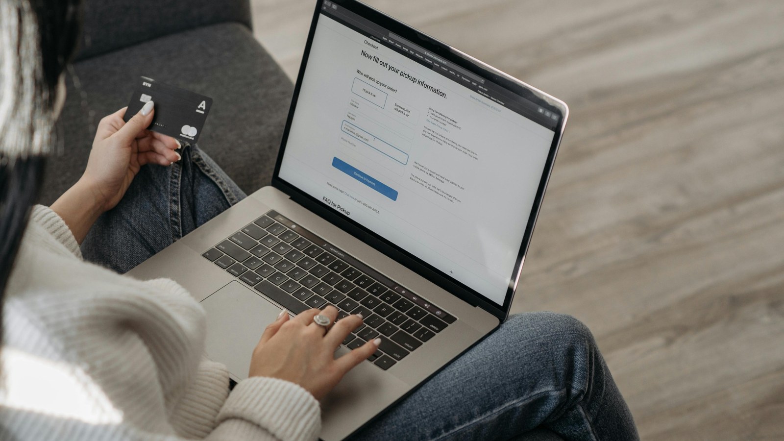 AI i e-commerce: kako pametno unaprijediti online prodaju